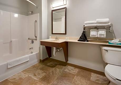 2 Queen Beds Hearing Impaired