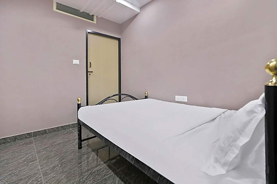 S R Comforts by OYO Rooms – Bangalore, MN