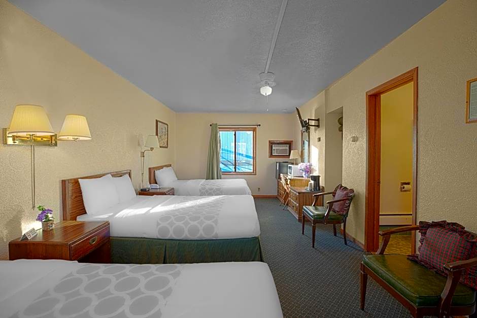 Love Hotels Silver Street by OYO at Hurley WI