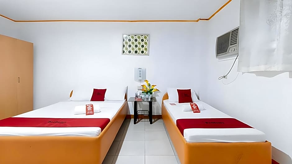RedDoorz @ S & L Apartelle Daraga Albay