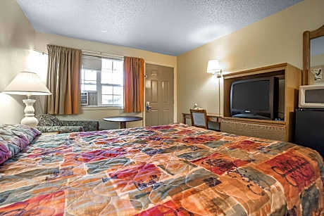 Queen Room - Non-Smoking