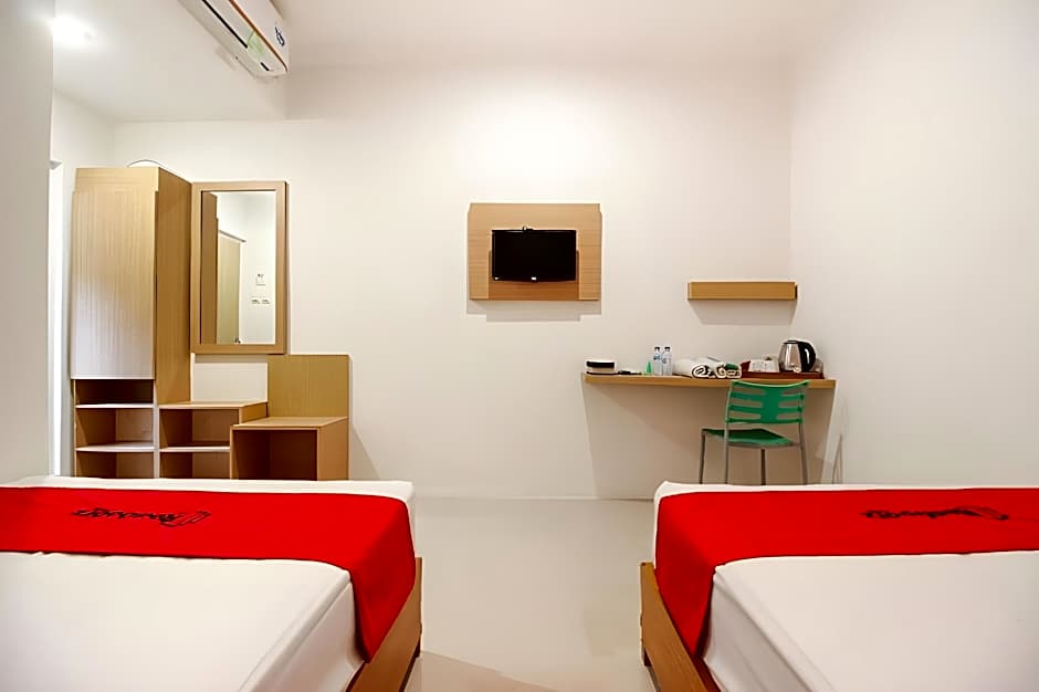 RedDoorz Plus near Universitas Sumatera Utara