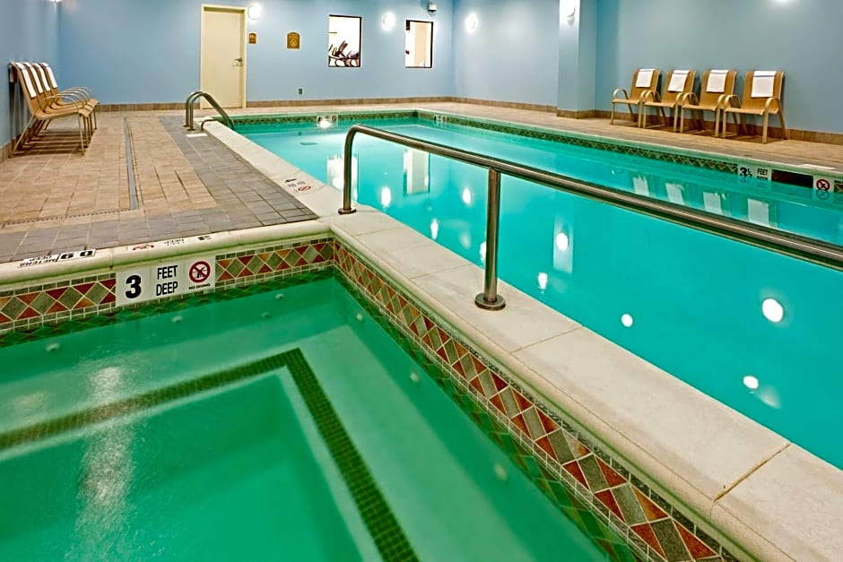 Holiday Inn Express Hotel & Suites Latham By IHG