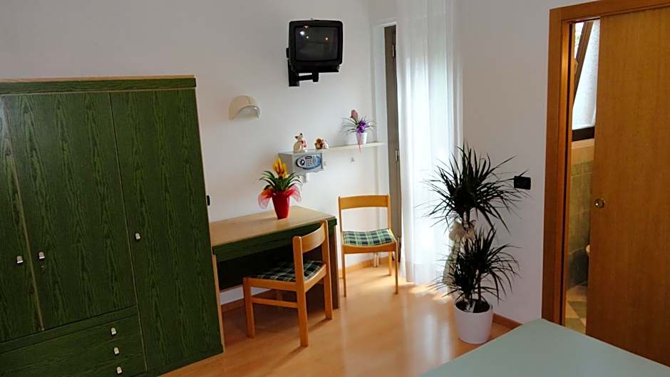 Zdjęcie 1 z 3 — Single Room