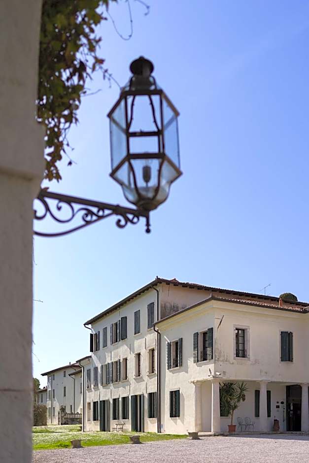 Hotel Villa Policreti