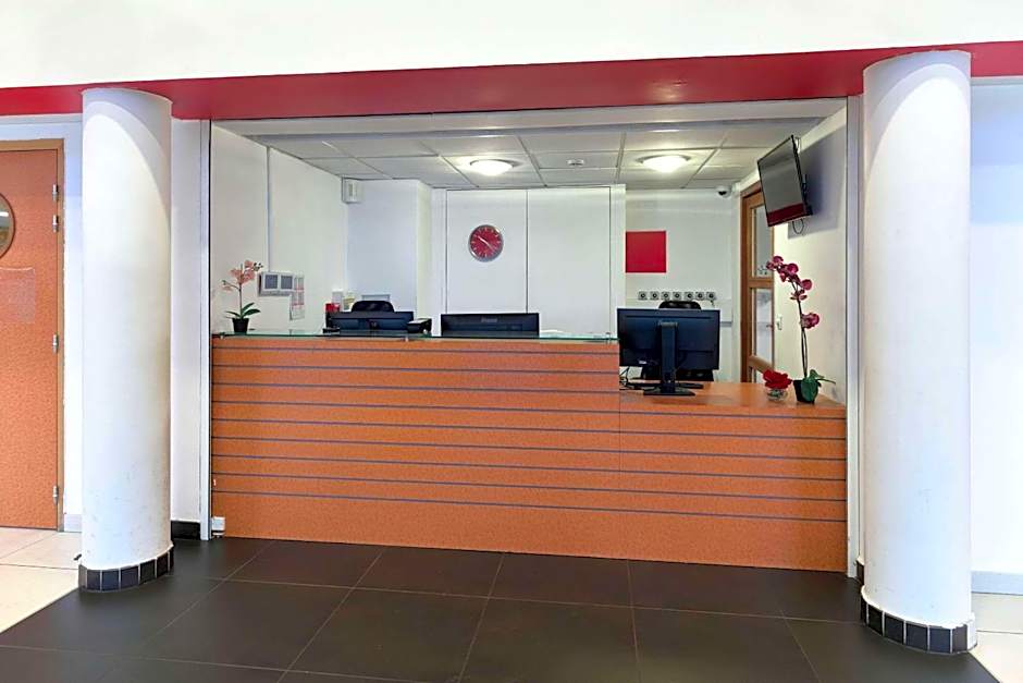 Comfort Aparthotel Versailles, St Cyr l'Ecole