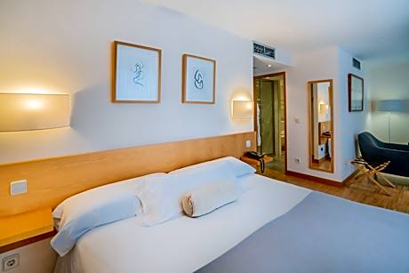 Deluxe Junior Suite with Terrace