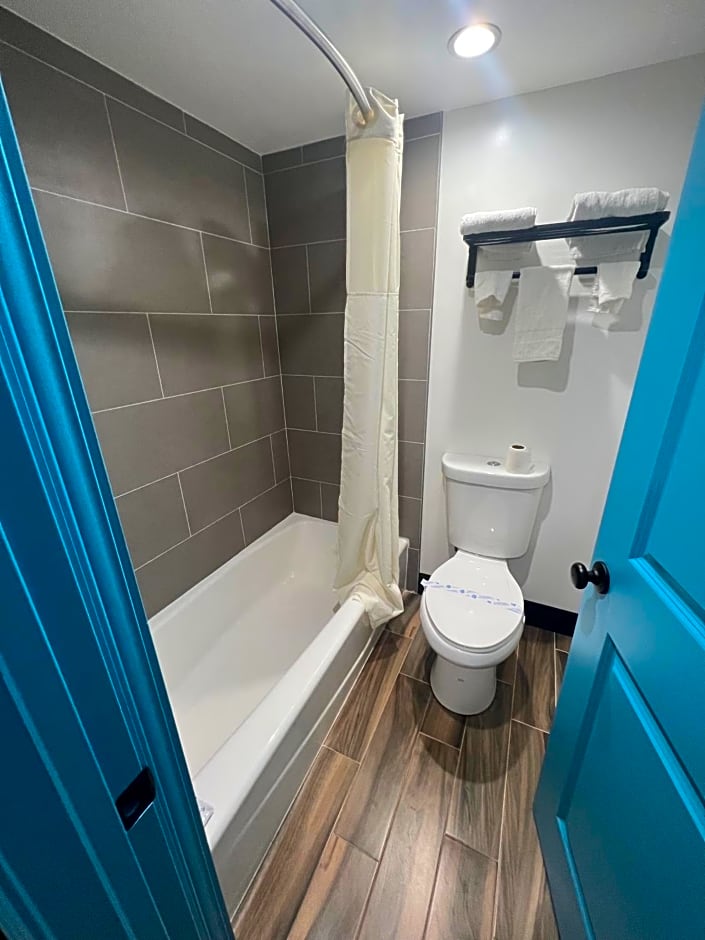 Palm Inn - Newly Renovated Rooms
