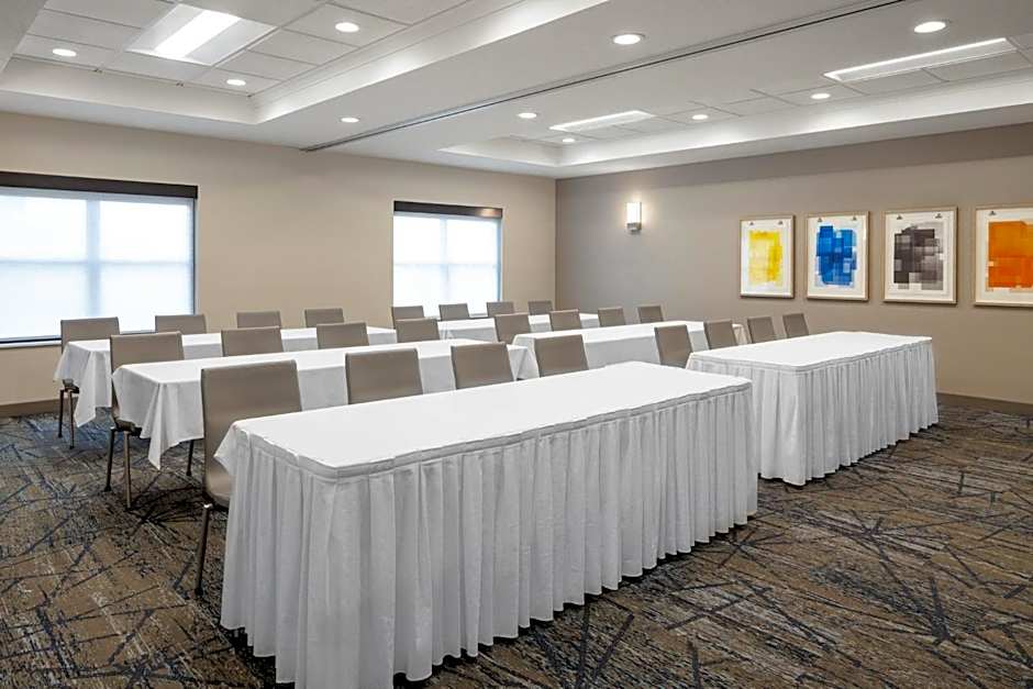 Holiday Inn Express & Suites - Green Bay East By IHG