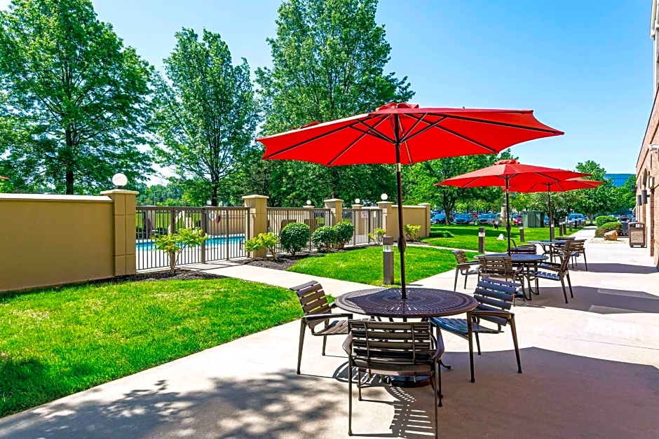 Hyatt Place Overland Park Convention Center