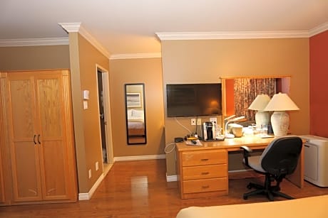 Double Room with Two Double Beds with River View