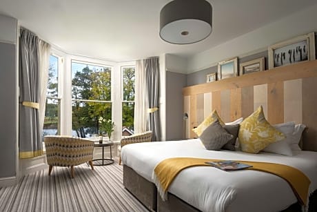 Superior Queen or Twin Room with River View