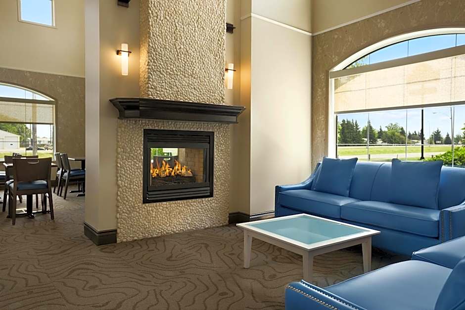 Days Inn & Suites by Wyndham Brandon