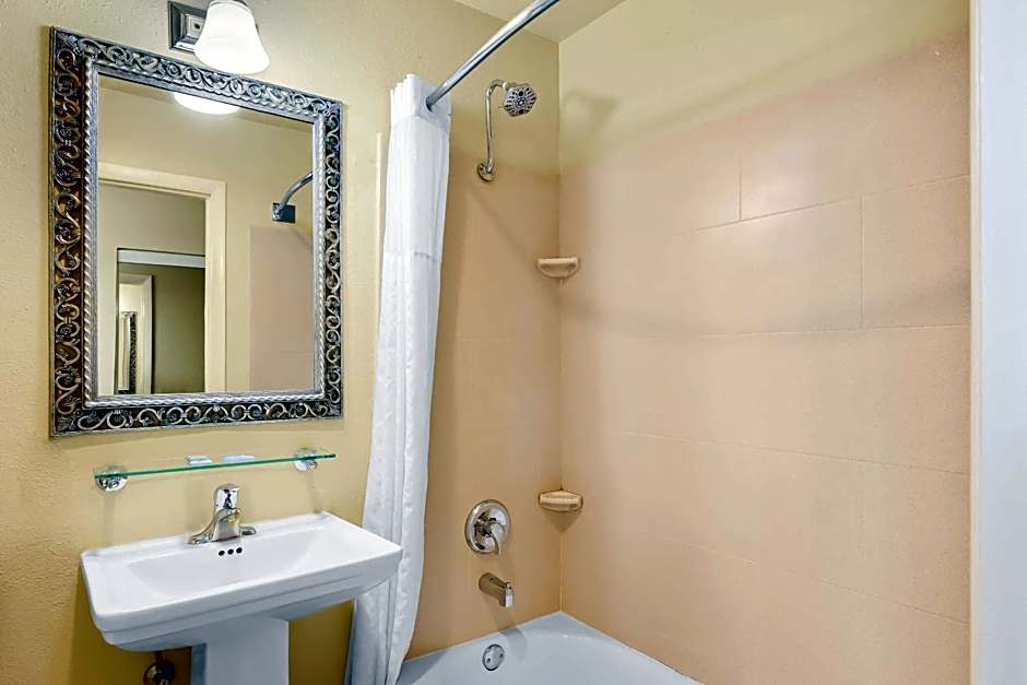  Best Western Coach House