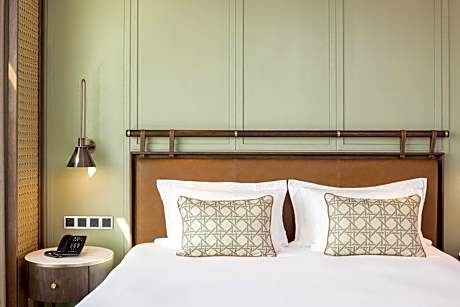 One Bedroom Suite with Lounge Access