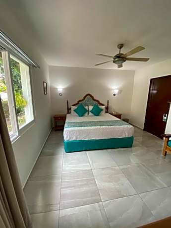 Deluxe Suite with Spa Bath