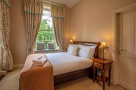 Deluxe Double Room at Hugh Stewart House