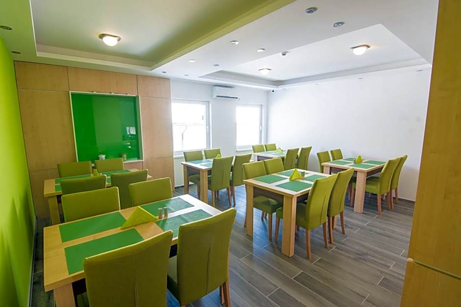 Laurus Motel Airport Tuzla