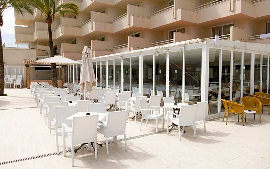 Globales Cala Bona Suites