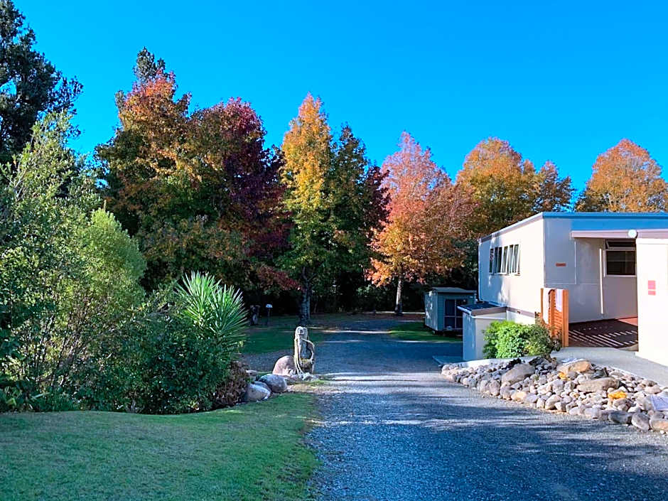 Sapphire Springs Holiday Park and Thermal Pools