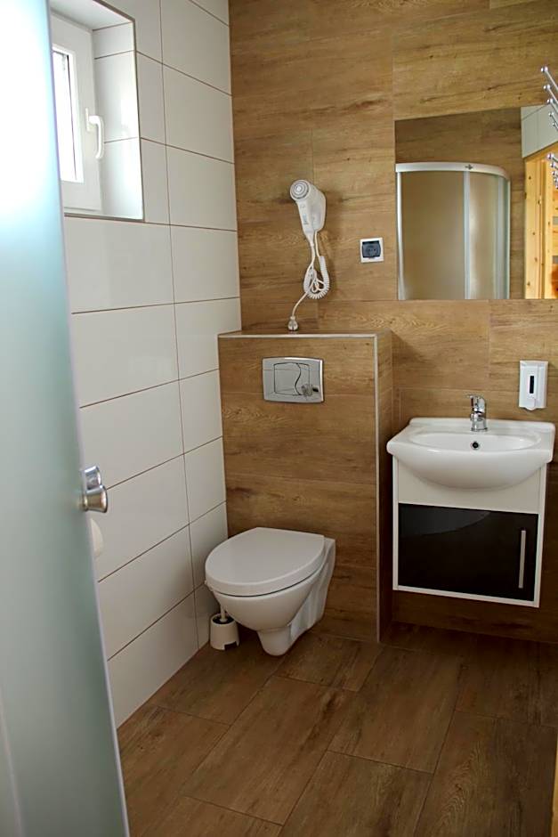 Ośrodek Kolonijno - Wypoczynkowy Ania