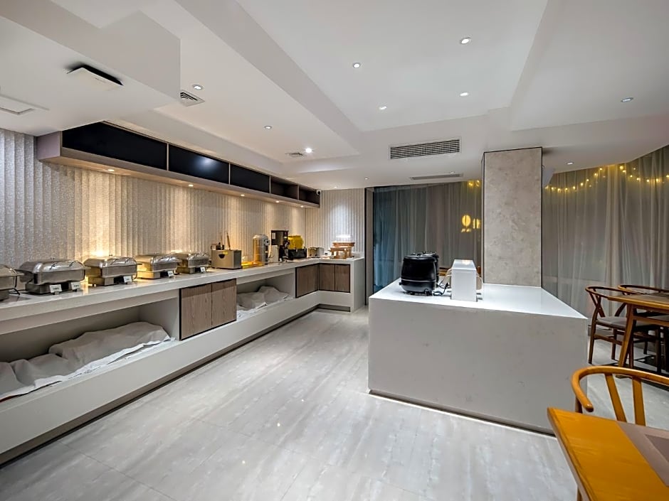 Borrman Hotel Hezhou Municipal Plaza