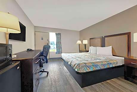 Deluxe King Room - Non-Smoking