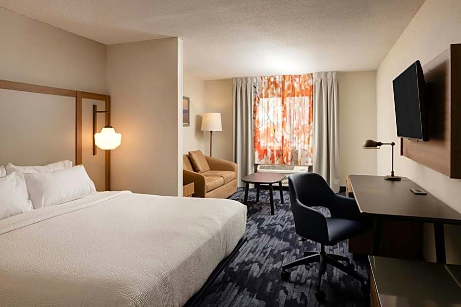 Fairfield Inn & Suites by Marriott Lansing West