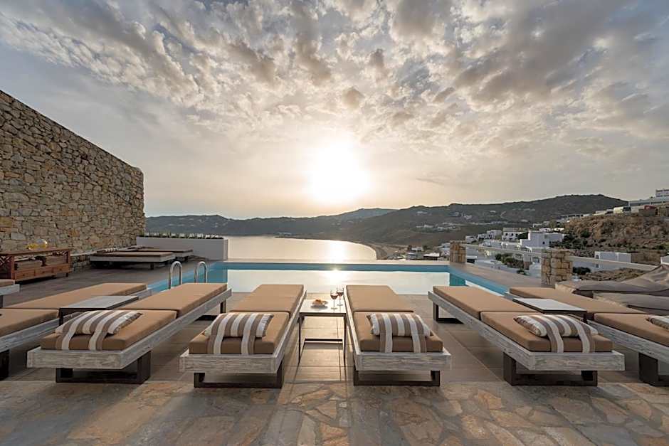Cova Mykonos Suites