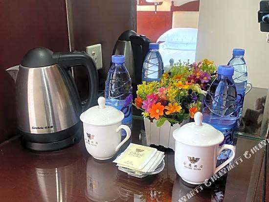 Guangzhou Golden Eagle Hotel (Yuexiu Park Xiaobei Metro Station)