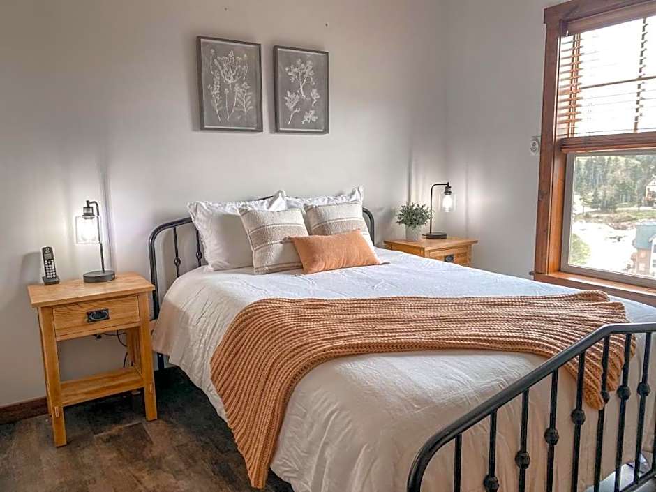 Remodeled Ski In-Out - 305 Soaring Eagle - Luxury!