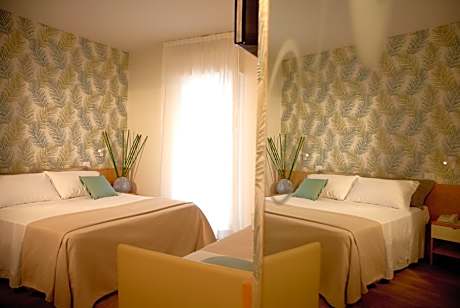 Superior Quadruple Room with Sea View