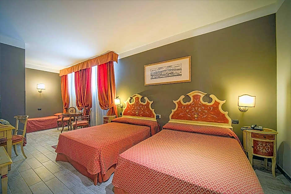 Hotel Aaron