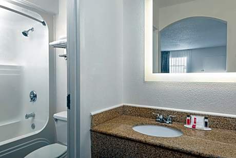 Deluxe King Room - Non-Smoking