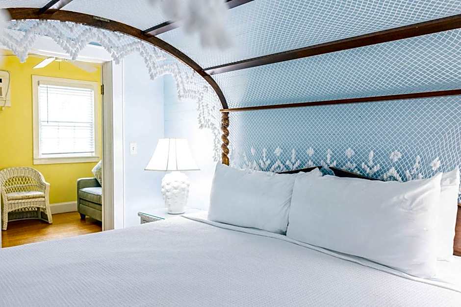 Deluxe King with Balcony - at James House with Parking!