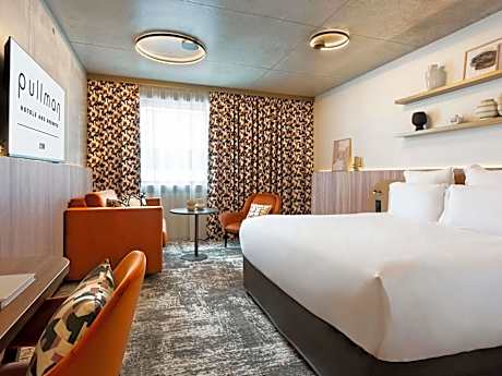 Executive Double Room with One Double Bed and One Sofa Bed