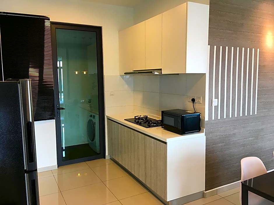 Kenwingston Square Garden By IdealHub