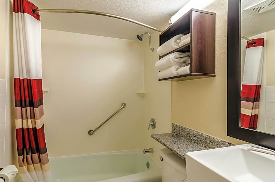 Red Roof Inn PLUS+ Wichita East