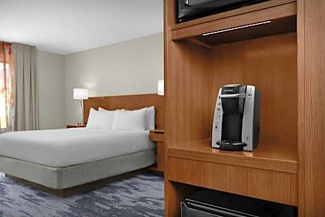 Queen Room with Two Queen Beds and Bathtub - Mobility Access