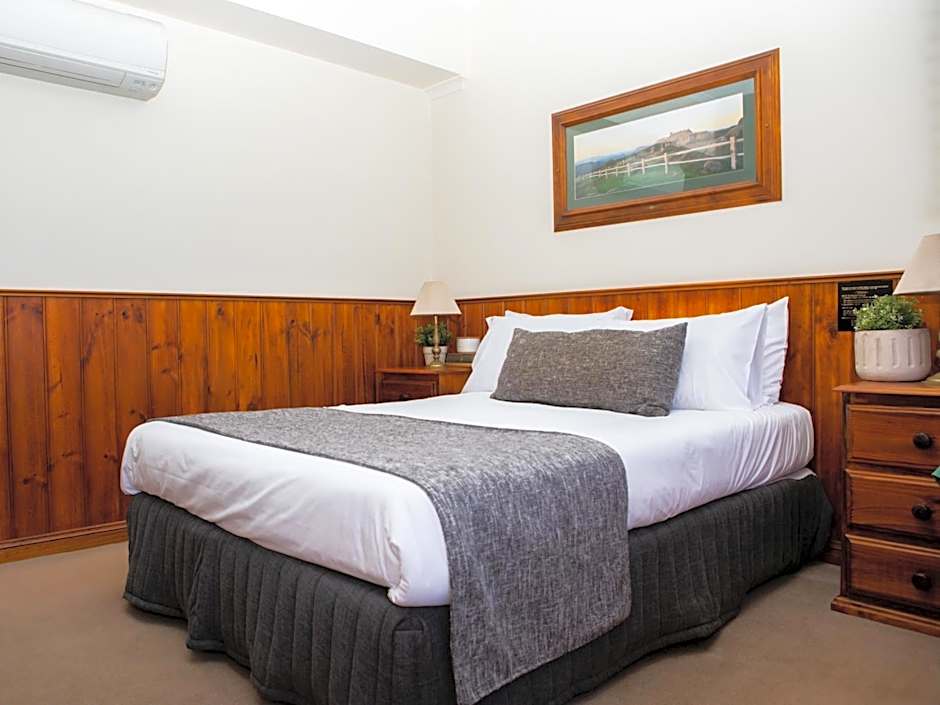 Astor Inn