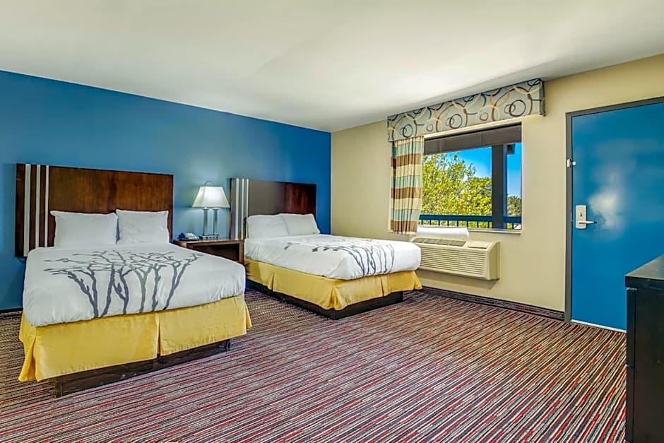 Econo Lodge Inn & Suites Enid South