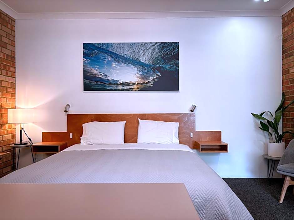 Edge Of The Forest Motel