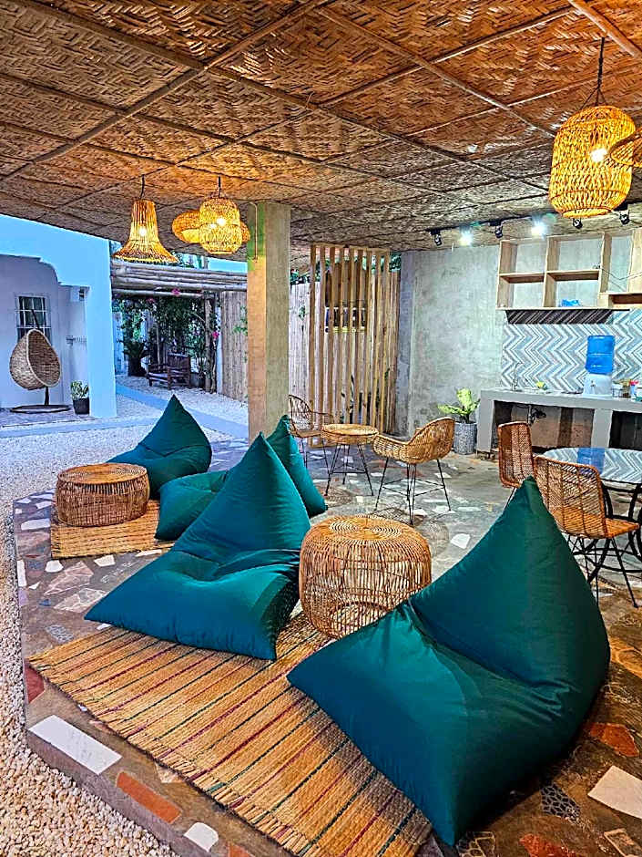 Acacia Sunset Village Inn