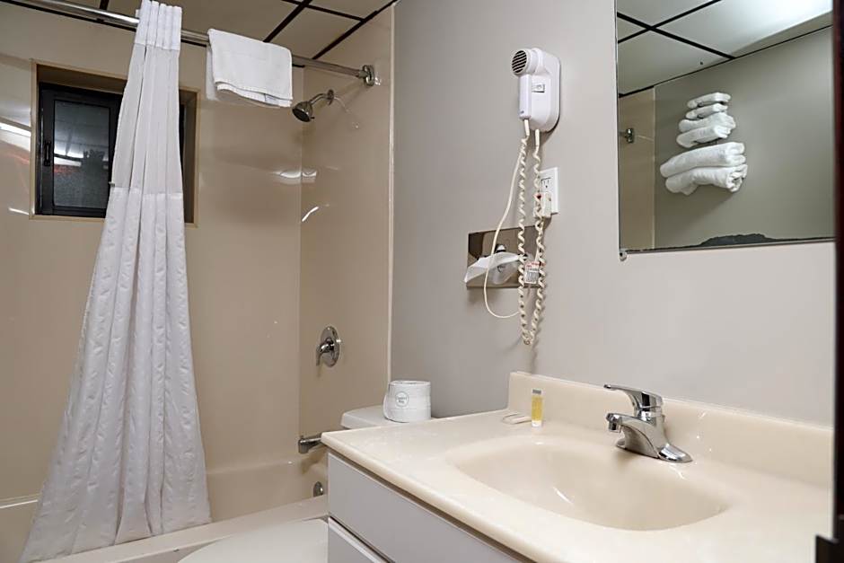 Days Inn by Wyndham Pittsburgh