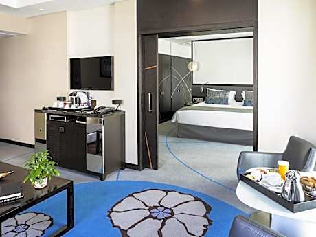 Prestige King Suite