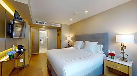 Deluxe Superior King Room