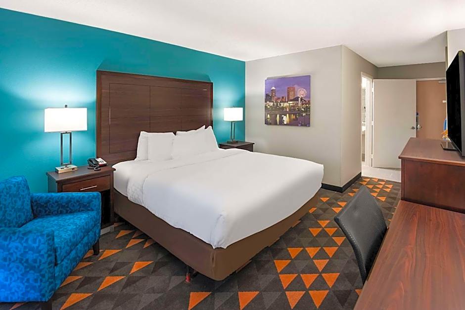 Clarion Pointe Indianapolis Northeast