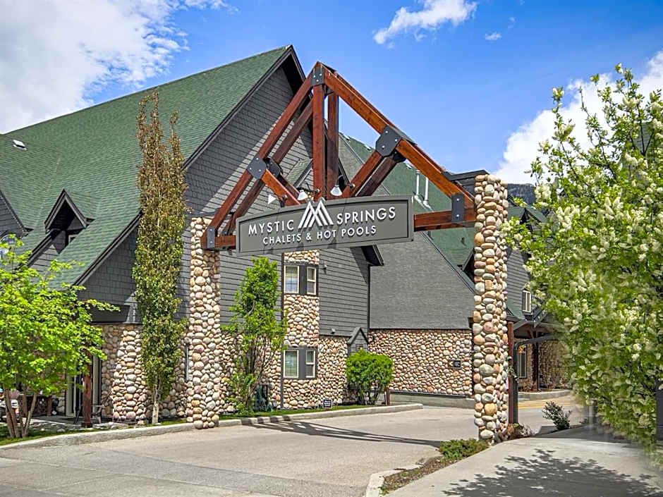 Mystic Springs Chalets managed by Little Sister Getaways