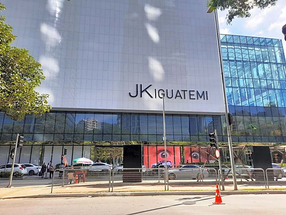 INCRIVEL Flat proximo Shoppings JK e Vila Olimpia