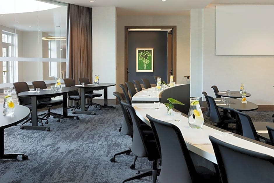Kimpton - The Forum Hotel By IHG